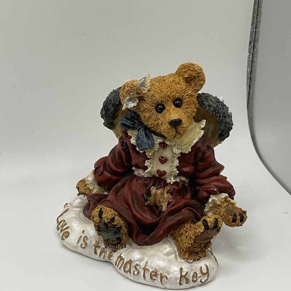 Boyds Bears Guinevere The Angel Love Is The Masterkey Figurine in Box